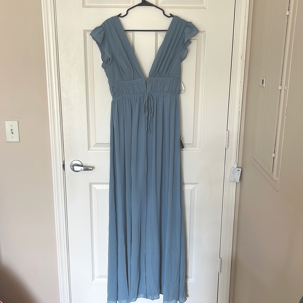 Lulu’s light blue maxi dress with deep V, low back, and cap sleeves